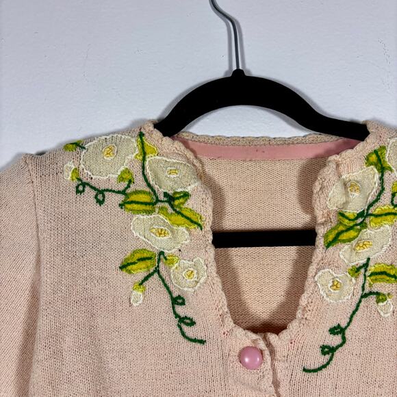 Vintage 1980s Cottage Core Sweater Pale Pink Green Floral Embroidery AS IS - Picture 3 of 15